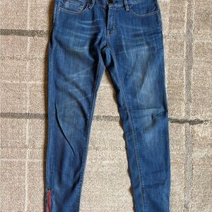 Etienne Marcel signature ankle zip jeans in a medium wash size 24 EU